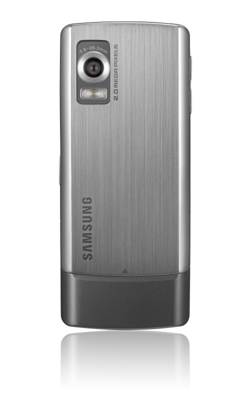 Samsung - itt az L700