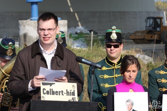 Felavatták a Colbert-hidat - holnap indul a magyar Comedy Central