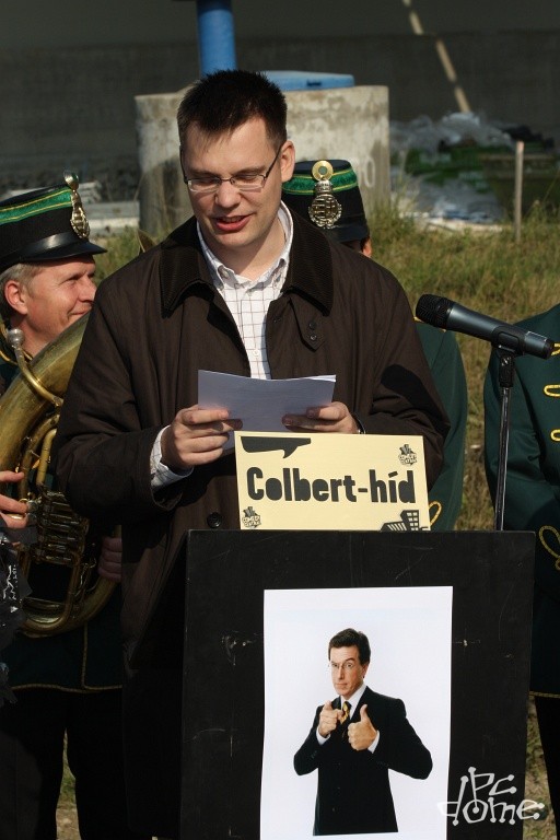 Felavatták a Colbert-hidat - holnap indul a magyar Comedy Central