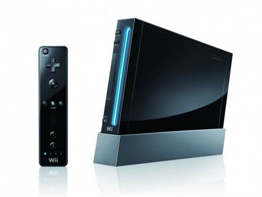 Fekete Wii és nagyobb kijelzős DSi LL érkezik
