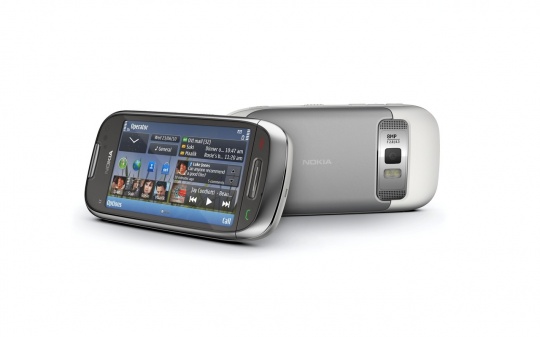 Érkezik a Nokia C7