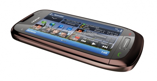 Érkezik a Nokia C7
