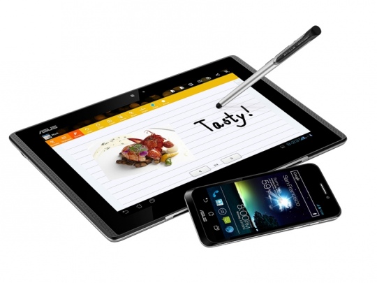 ASUS PadFone: tabletté és noteszgéppé bővíthető okostelefon