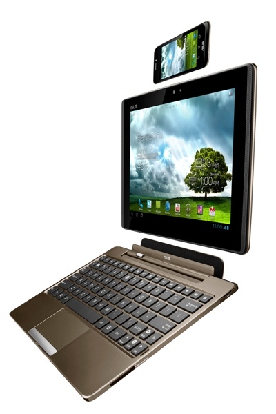 ASUS PadFone: tabletté és noteszgéppé bővíthető okostelefon