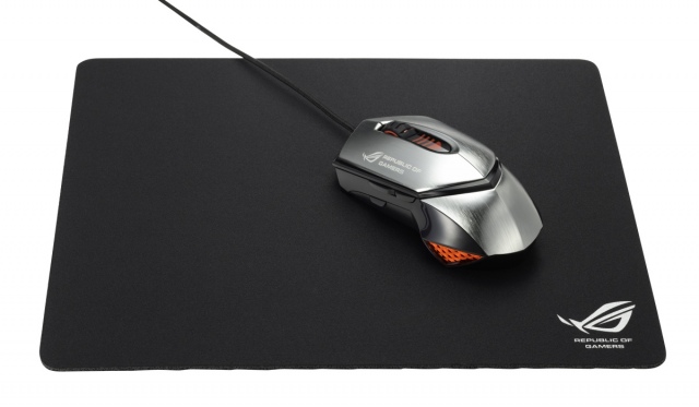 Megérkezett az ASUS GX1000 lézeres gamer egér