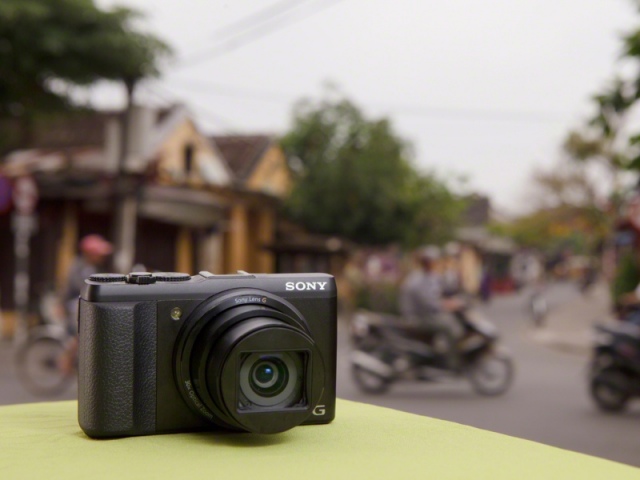 Sony Cyber-shot DSC-HX50 - apró fényképezőgép 30-szoros zoommal