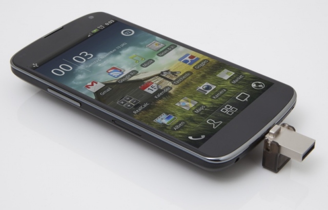 Kingston DataTraveler microDuo: okostelefonokhoz is használható pendrive
