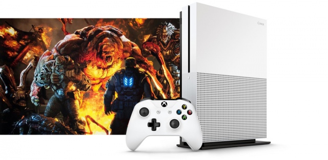Slim Xbox One-t mutat be hamarosan a Microsoft