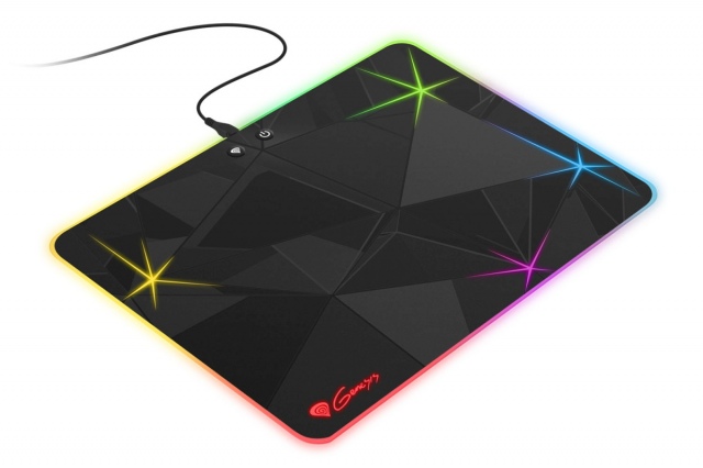 Színesen világít a Genesis Boron 700 mousepad is
