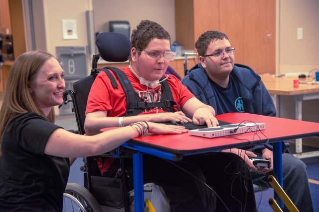 Speciális Xbox One kontroller fogyatékkal élőknek