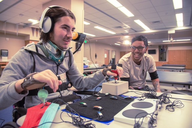 Speciális Xbox One kontroller fogyatékkal élőknek