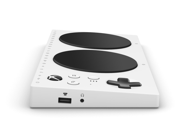 Speciális Xbox One kontroller fogyatékkal élőknek
