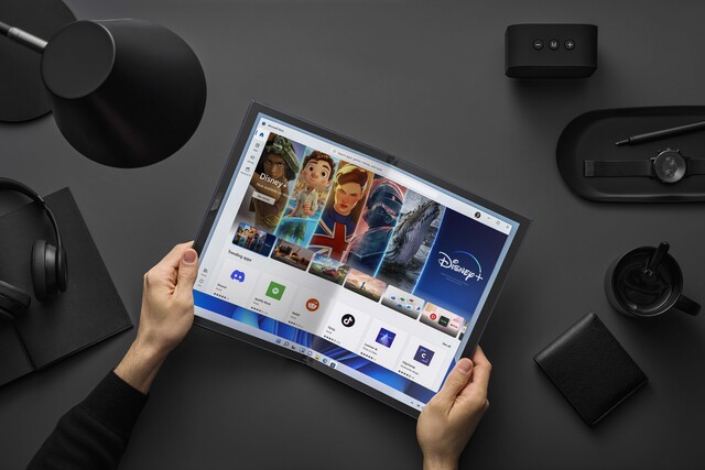 Az ASUS bejelentette a ZenBook 17 Fold OLED modelljét