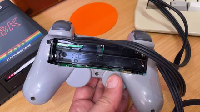 A Sony tervezett egy DualShock kontrollert, ami önmagában PlayStation is volt, de aztán a kukában végezte
