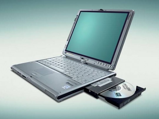 Új LIFEBOOK T4210 – rugalmas, 360 fokban elfordítható kijelzővel