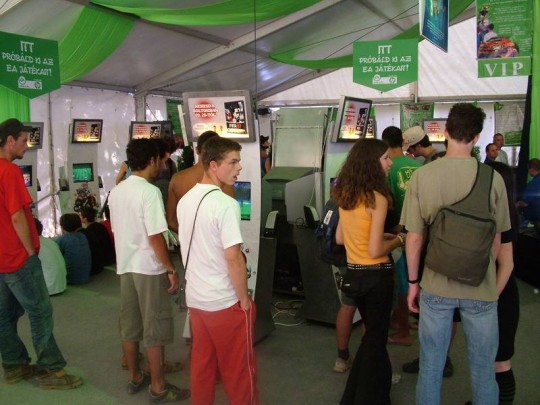 Sikeres volt az EA, mint első szigetes