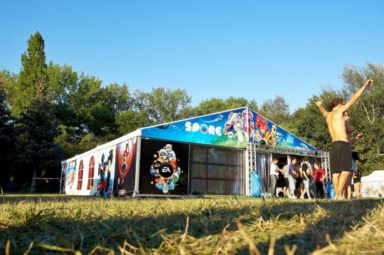 Electronic Arts sátor a Szigeten