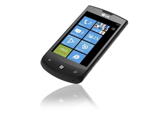 LG Optimus 7: hamarosan érkezik a Windows Phone 7-es mobiltelefon
