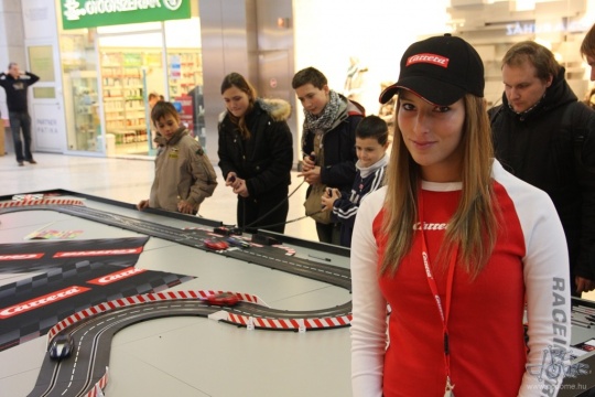 Carrera elemekből összerakott Hungaroring az Alleeban