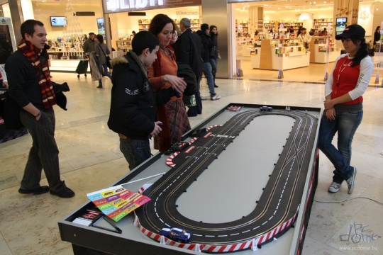 Carrera elemekből összerakott Hungaroring az Alleeban