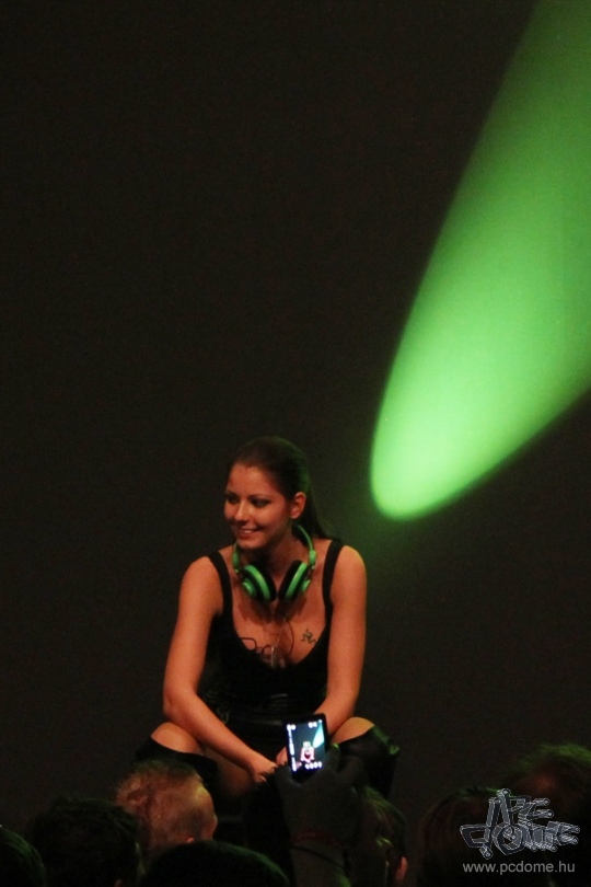 Gamescom 2011 booth babe galéria