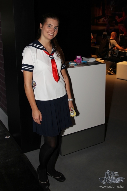 Gamescom 2011 booth babe galéria