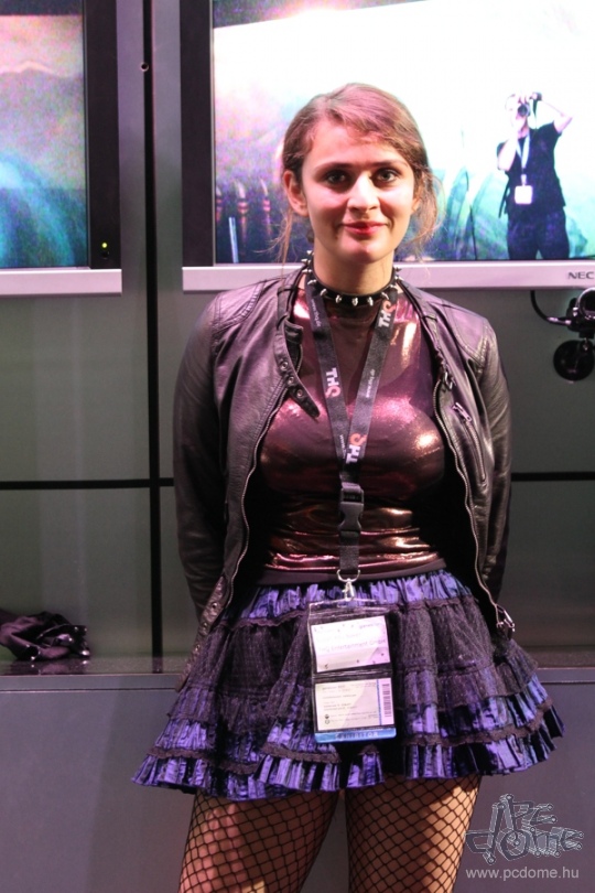 Gamescom 2011 booth babe galéria