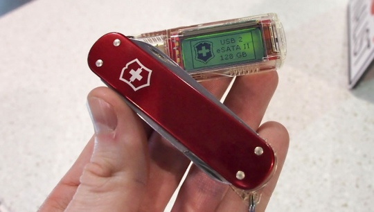 Svájci bicska - flash drive-val