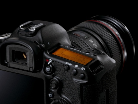 Jön a Canon EOS 5D Mark III