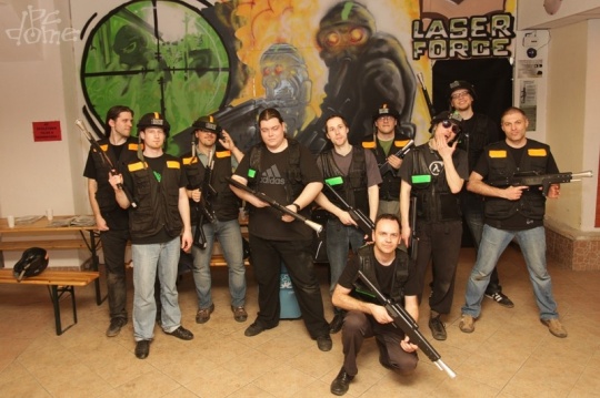 PC Dome szerkesztőségi találkozó a Laser Force-ban