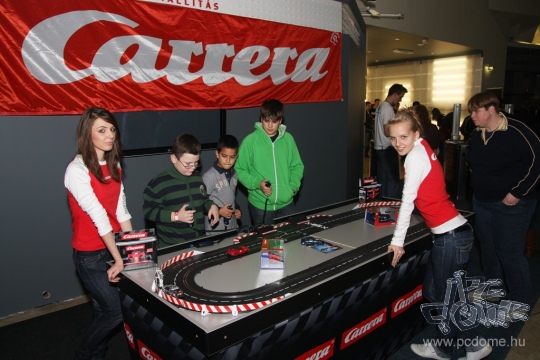 Kipróbáltunk egy Carrera DIGITAL versenypályát
