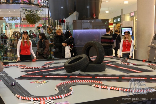 Kipróbáltunk egy Carrera DIGITAL versenypályát