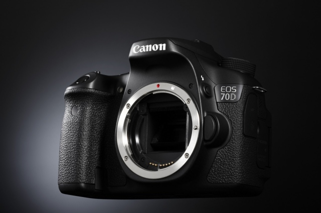 Augusztusban érkezik a Canon EOS 70D