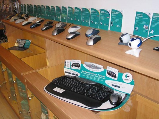 Logitech mintabolt nyílt Budapesten