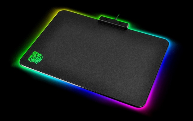 Tt Esports Draconem RGB gaming mousepad