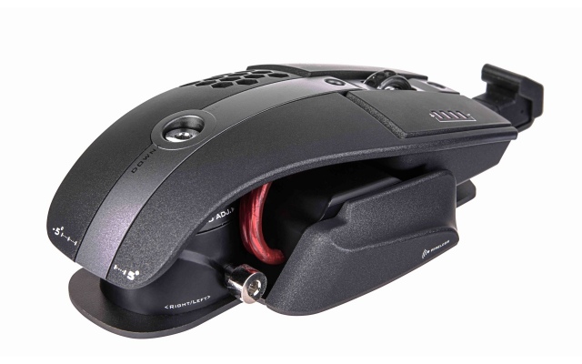 Vezetékkel és anélkül is használható a Tt eSPORTS Level 10 M Hybrid Advanced egér