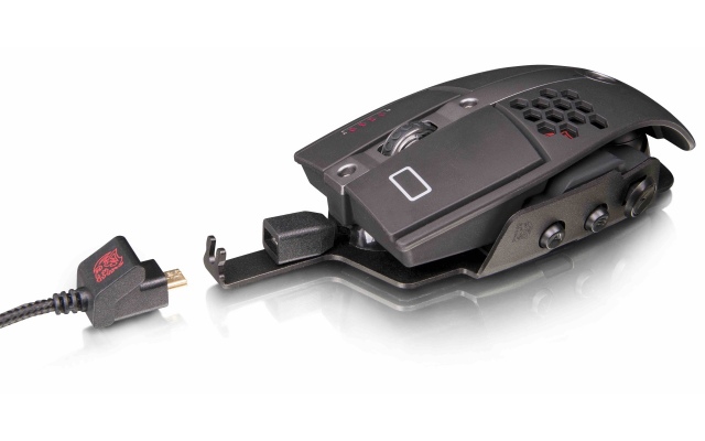 Vezetékkel és anélkül is használható a Tt eSPORTS Level 10 M Hybrid Advanced egér