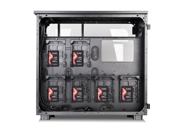 View 91 - mutatós és hűvös üvegtorony a Thermaltake-től