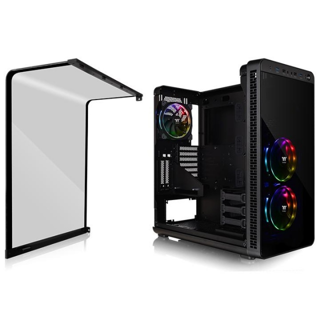 Tovább bővül a Thermaltake View számítógépház-családja