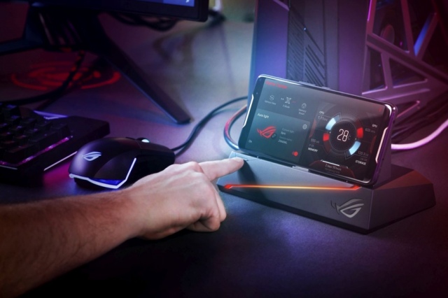 ASUS ROG Phone - mobilerőmű gamereknek
