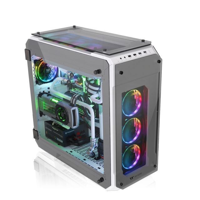Hófehér házzal bővült a Thermaltake View család