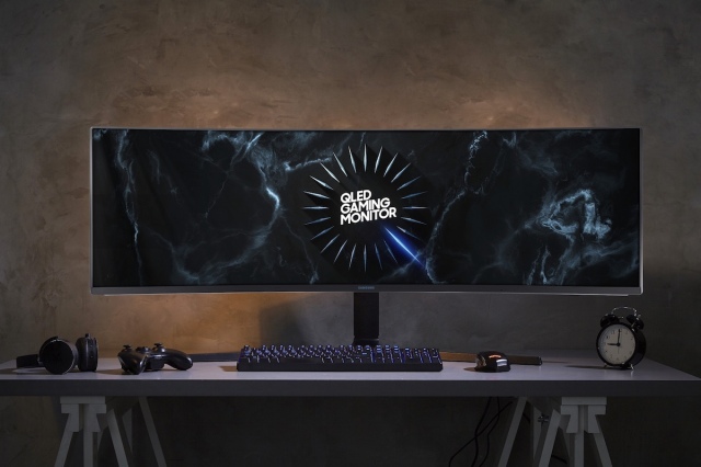 Samsung CRG9: 49 colos monitor fanatikus gamereknek, dual QHD felbontással