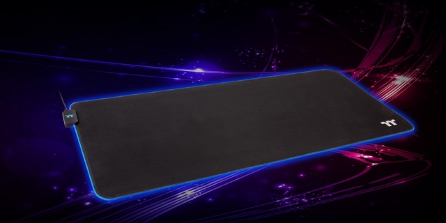 Thermaltake Level 20 RGB Gaming Mouse Pad kemény és szövet felülettel