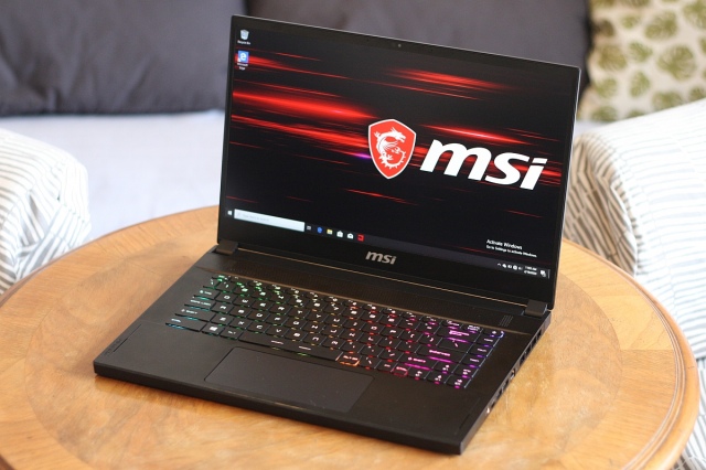 MSI GS66 Stealth notebook próbakör