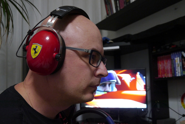 Thrustmaster T.Racing Scuderia Ferrari Edition headsetteszt – Légy te is Mattia Binotto!