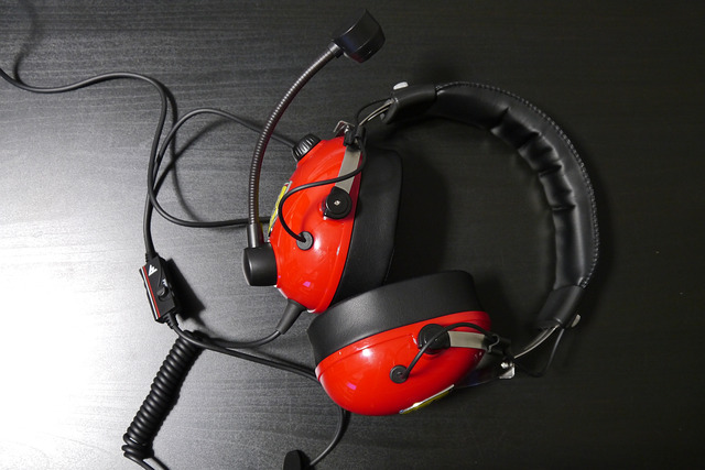 Thrustmaster T.Racing Scuderia Ferrari Edition headsetteszt – Légy te is Mattia Binotto!