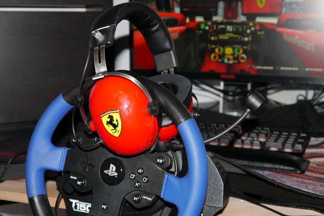 Thrustmaster T.Racing Scuderia Ferrari Edition headsetteszt – Légy te is Mattia Binotto!
