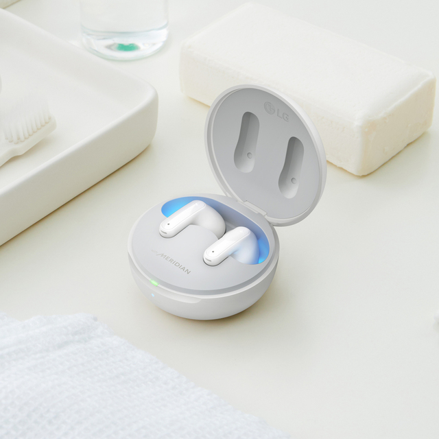 Már hazánkban is kapható az LG TONE Free FP8 headset