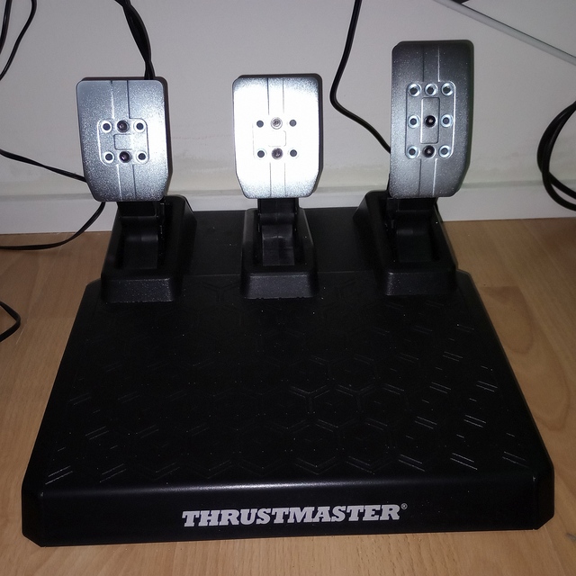 Thrustmaster T248 kormányteszt – Ettől kerek lett a világ!