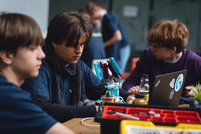 20 csapat vett részt a ProSuli robotikaversenyében